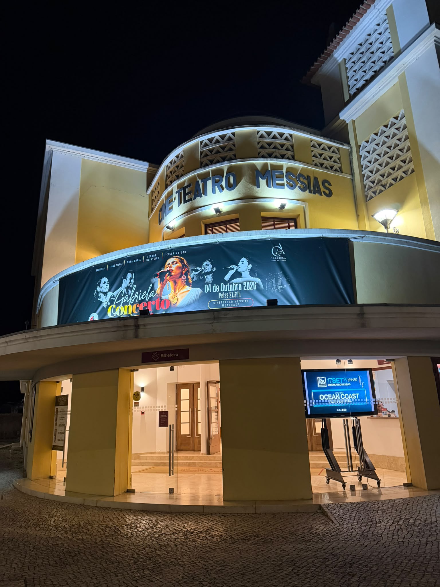 Cineteatro Messias, Mealhada — concerto de Gabriela